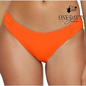 Becca Ruched Back moderate Bikini Bottom Size L